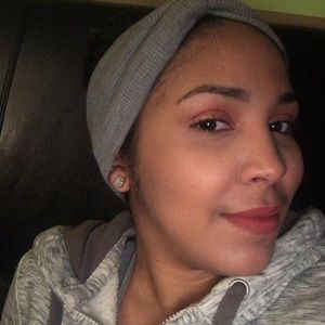 Meet your Posher, Yoanny